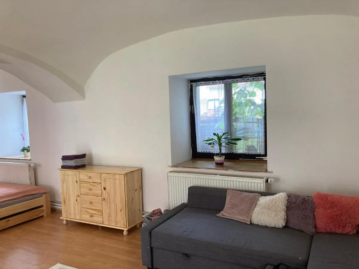 Prijemny Apartman Se Zahradou Ostresany Holiday home
